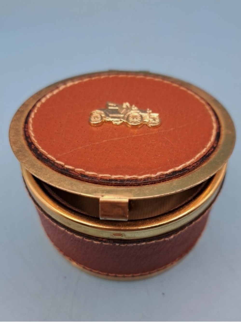 Vintage round Italian leather and grass trinket box